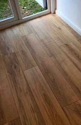  Laminate floring 